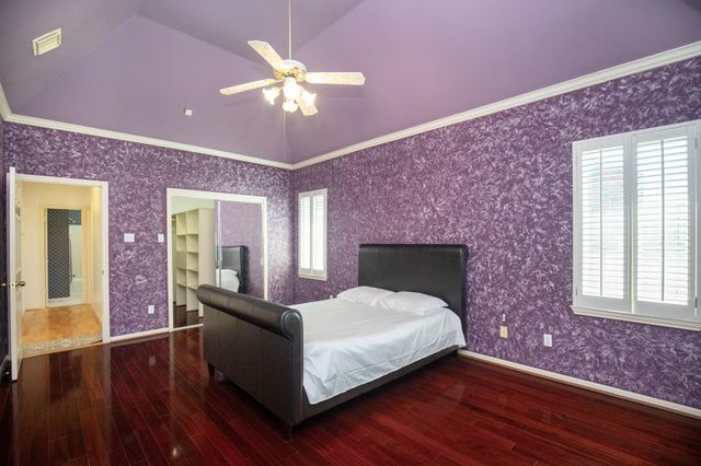 4631 Meadow Green Drive, Sugar Land, TX 77479