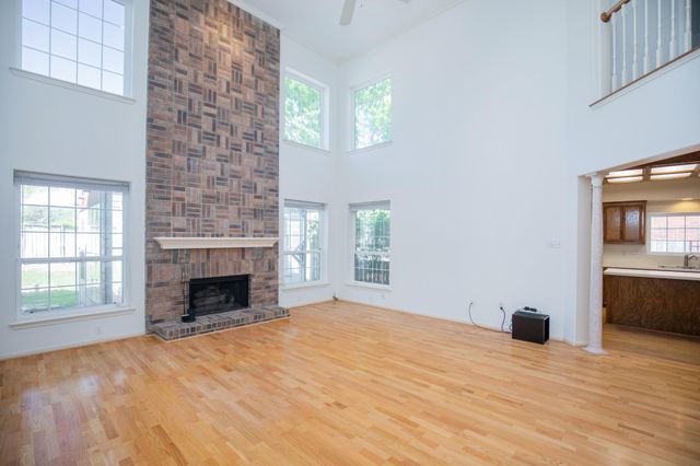 4631 Meadow Green Drive, Sugar Land, TX 77479