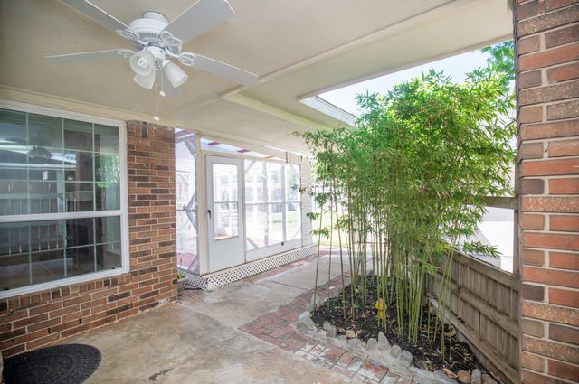 4631 Meadow Green Drive, Sugar Land, TX 77479