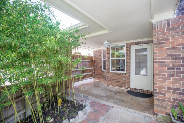 4631 Meadow Green Drive, Sugar Land, TX 77479