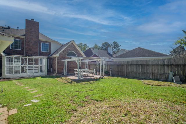 4631 Meadow Green Drive, Sugar Land, TX 77479