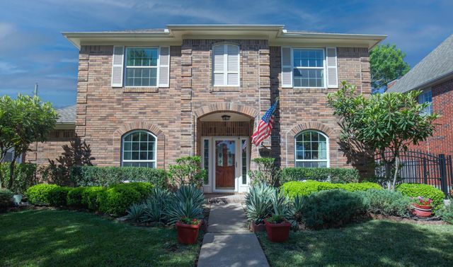 4631 Meadow Green Drive, Sugar Land, TX 77479