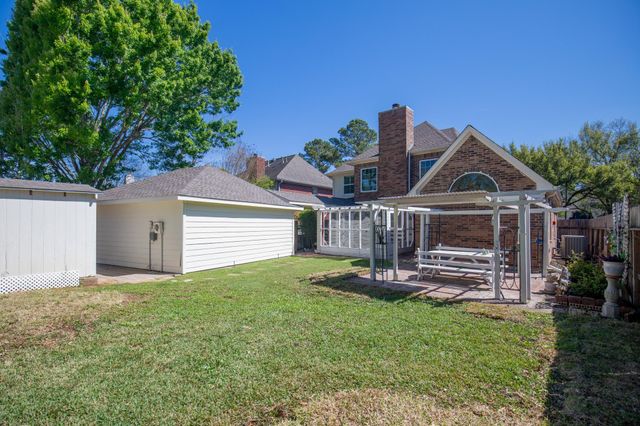 4631 Meadow Green Drive, Sugar Land, TX 77479