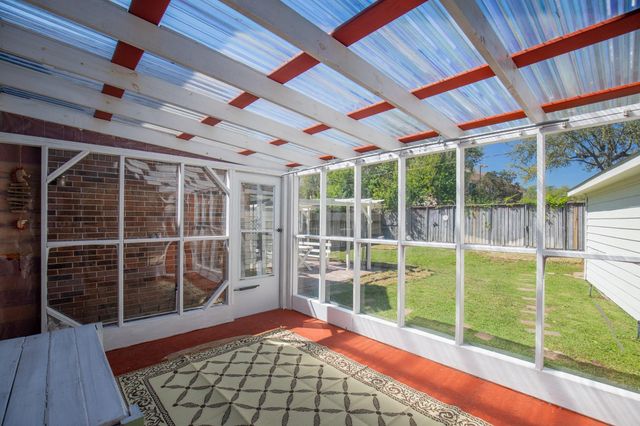 4631 Meadow Green Drive, Sugar Land, TX 77479