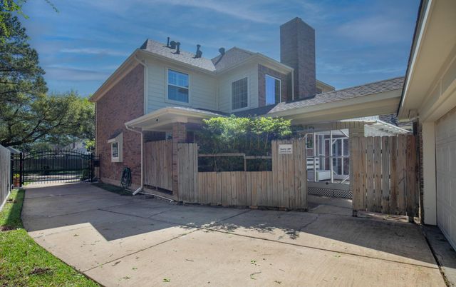 4631 Meadow Green Drive, Sugar Land, TX 77479