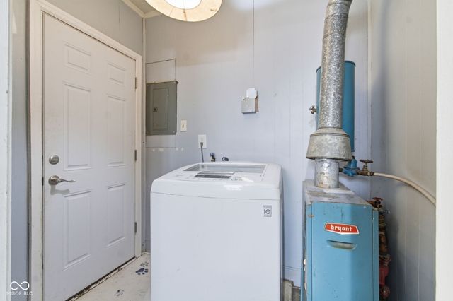 324 E 34th Street, Anderson, IN 46013