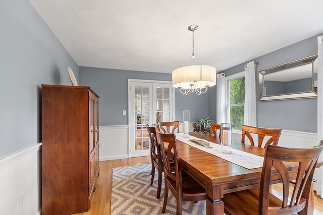 48 Cooney Rd, Tewksbury, MA 01876
