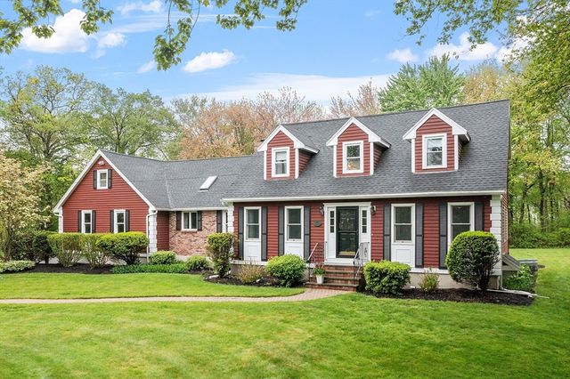 48 Cooney Rd, Tewksbury, MA 01876