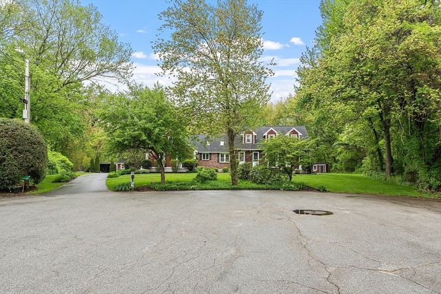 48 Cooney Rd, Tewksbury, MA 01876