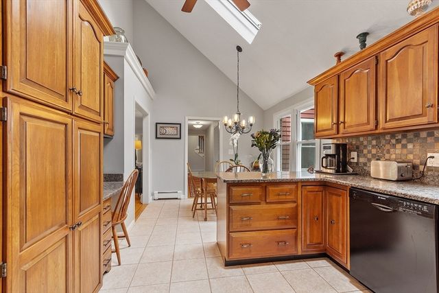 48 Cooney Rd, Tewksbury, MA 01876
