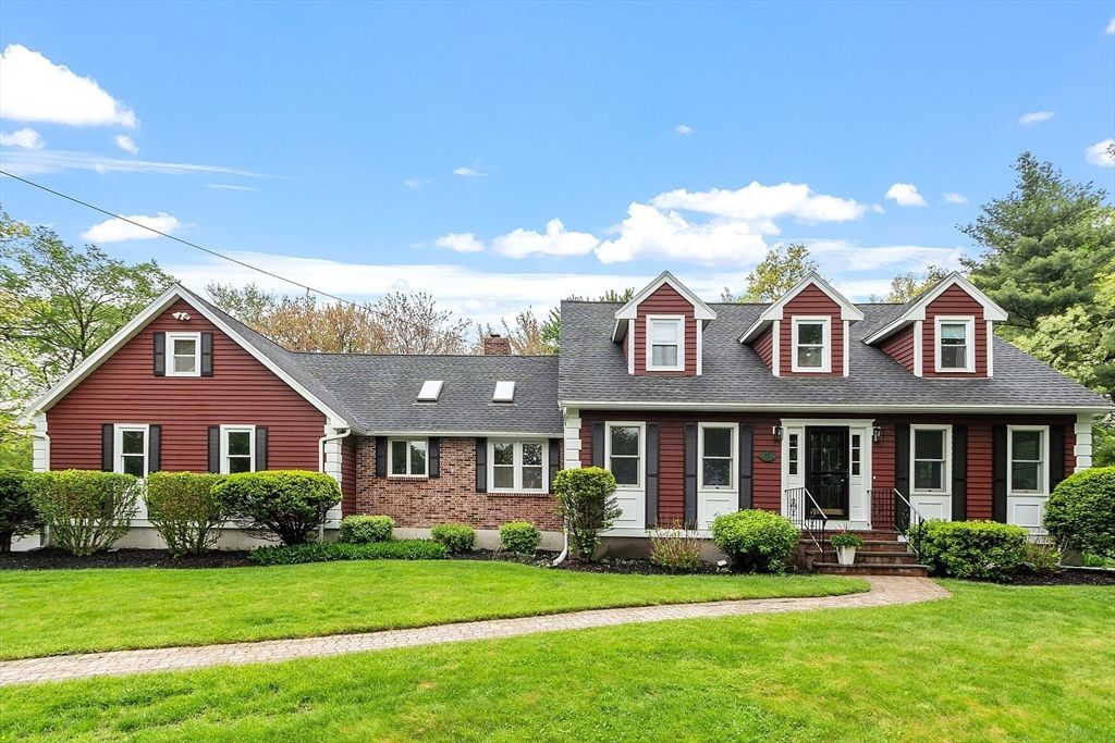48 Cooney Rd, Tewksbury, MA 01876