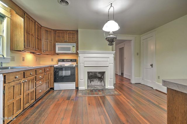 111 West Woodrow Avenue, Jonesborough, TN 37659
