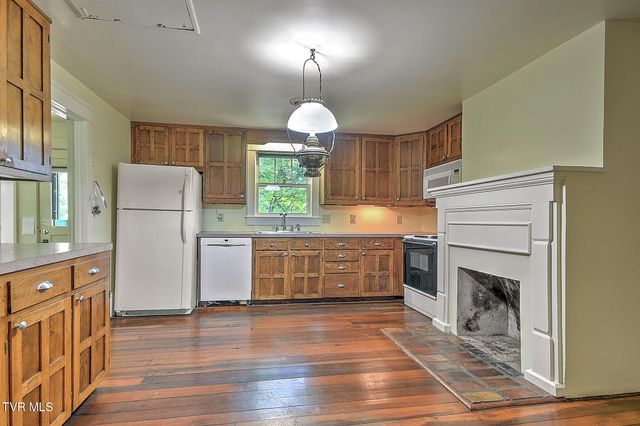 111 West Woodrow Avenue, Jonesborough, TN 37659