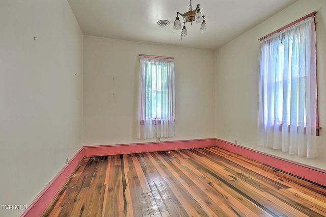 111 West Woodrow Avenue, Jonesborough, TN 37659