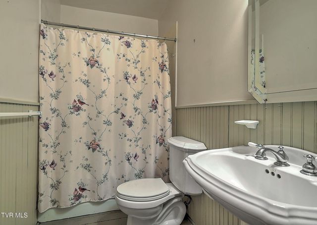 111 West Woodrow Avenue, Jonesborough, TN 37659