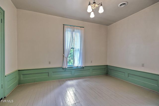 111 West Woodrow Avenue, Jonesborough, TN 37659