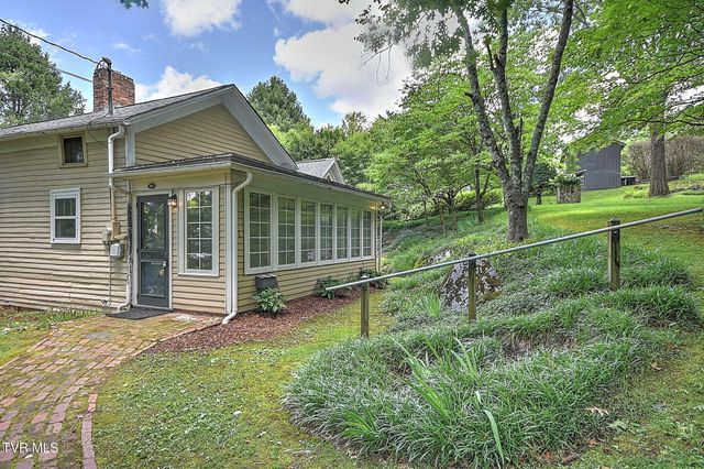 111 West Woodrow Avenue, Jonesborough, TN 37659