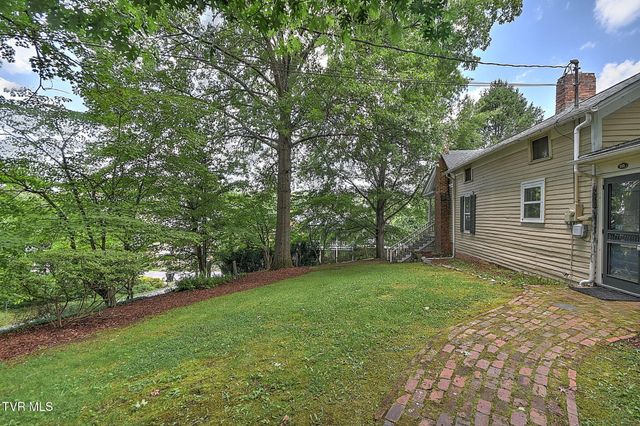111 West Woodrow Avenue, Jonesborough, TN 37659