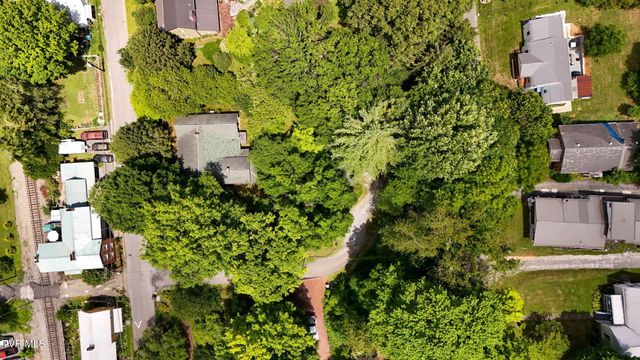 111 West Woodrow Avenue, Jonesborough, TN 37659