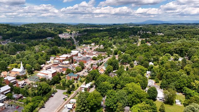 111 West Woodrow Avenue, Jonesborough, TN 37659
