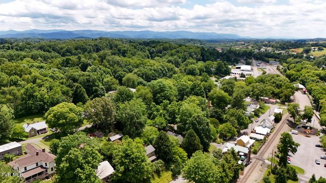 111 West Woodrow Avenue, Jonesborough, TN 37659