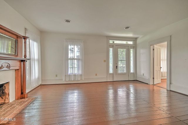 111 West Woodrow Avenue, Jonesborough, TN 37659