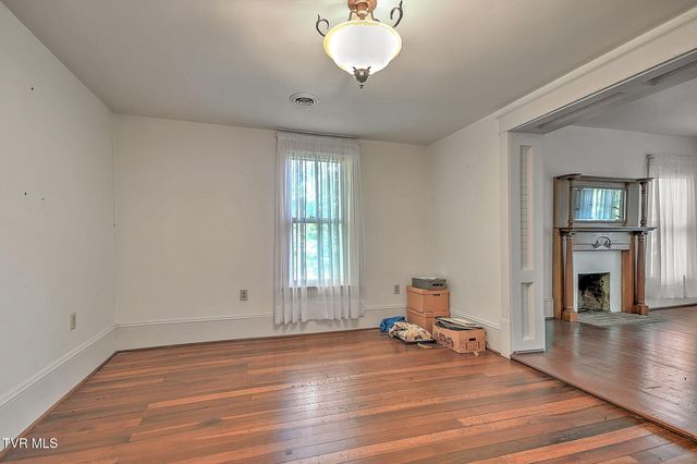 111 West Woodrow Avenue, Jonesborough, TN 37659