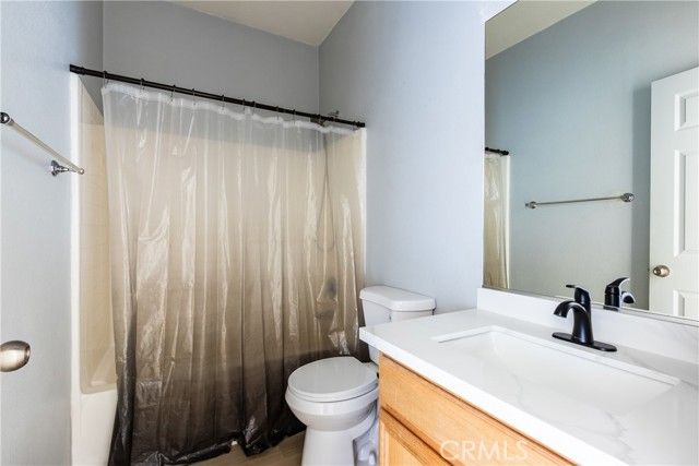 13816 Grant, Oak Hills, CA 92344