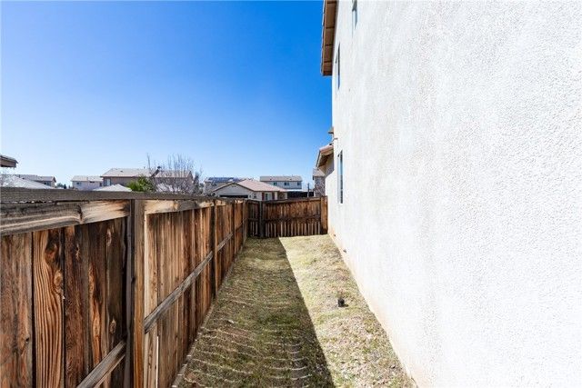 13816 Grant, Oak Hills, CA 92344