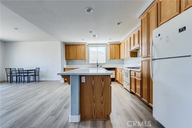 13816 Grant, Oak Hills, CA 92344