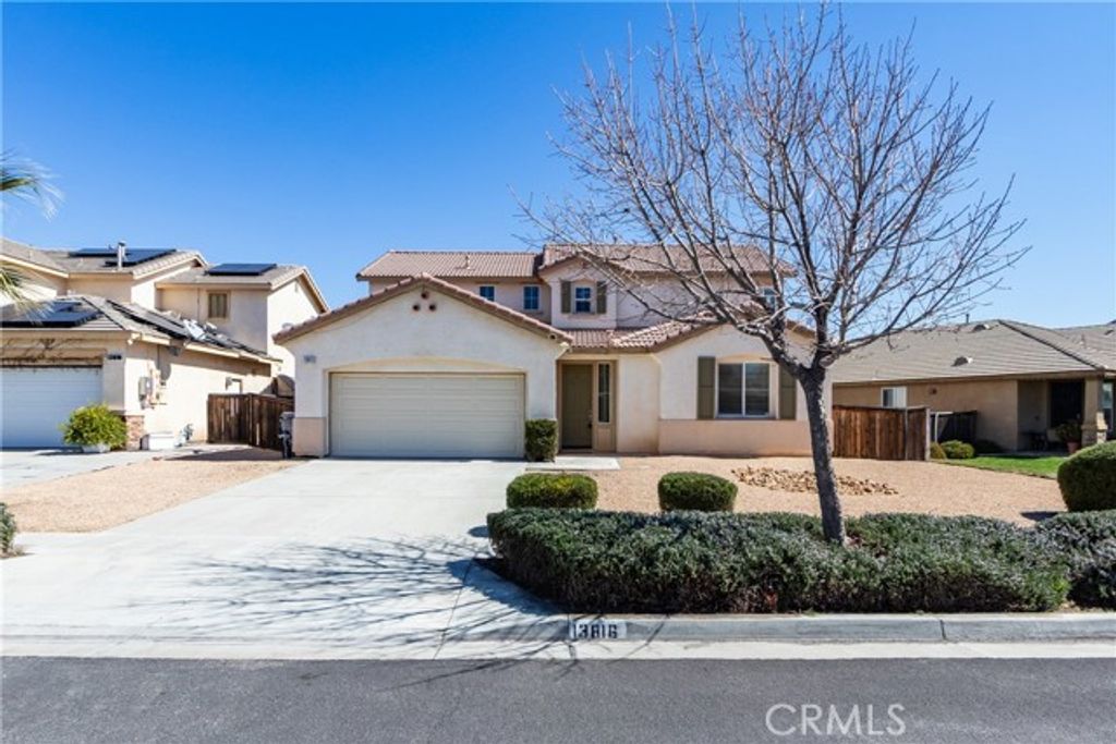 13816 Grant, Oak Hills, CA 92344