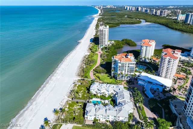 70 Seagate DR, Naples, FL 34103