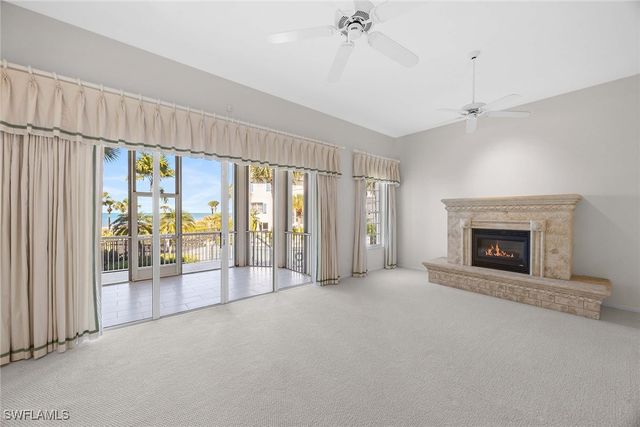 70 Seagate DR, Naples, FL 34103