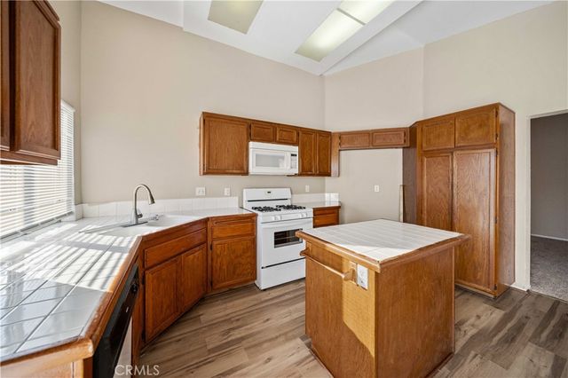 622 E Avenue J11, Lancaster, CA 93535