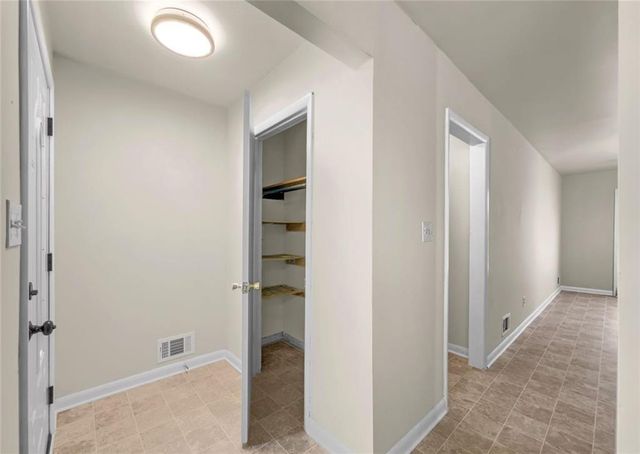 565 Wavelyn Way, Riverdale, GA 30274