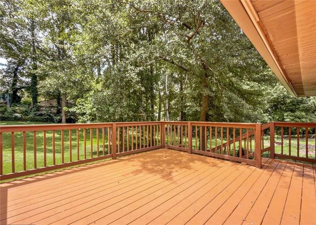 565 Wavelyn Way, Riverdale, GA 30274