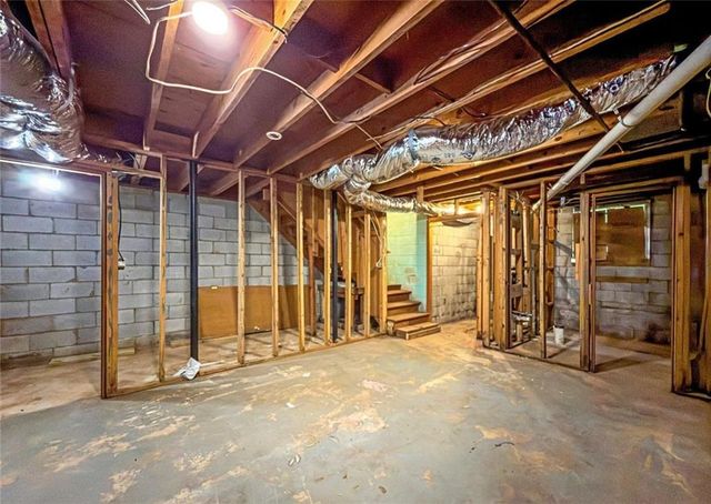 565 Wavelyn Way, Riverdale, GA 30274