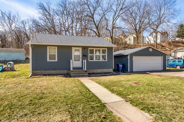1523 Kirkwood Boulevard, Davenport, IA 52803