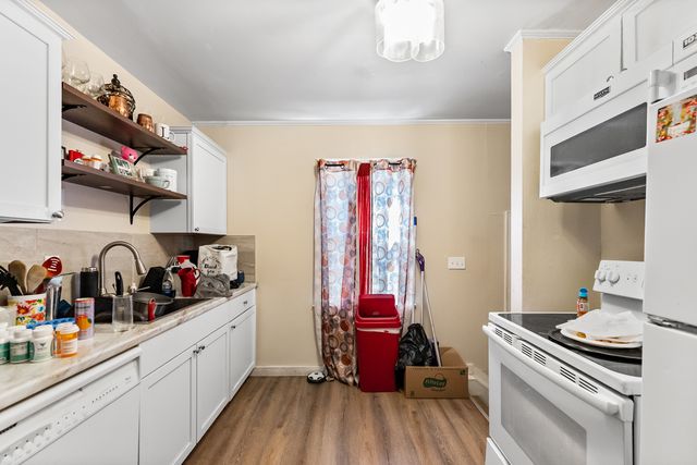 1523 Kirkwood Boulevard, Davenport, IA 52803