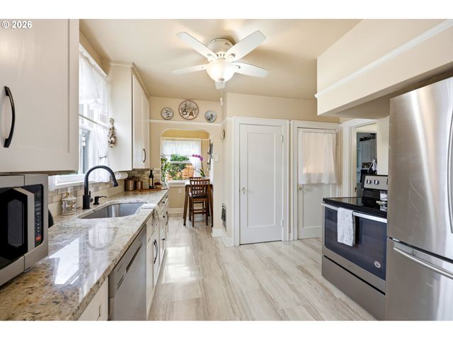 3242 Ne 43RD Ave, Portland, OR 97213