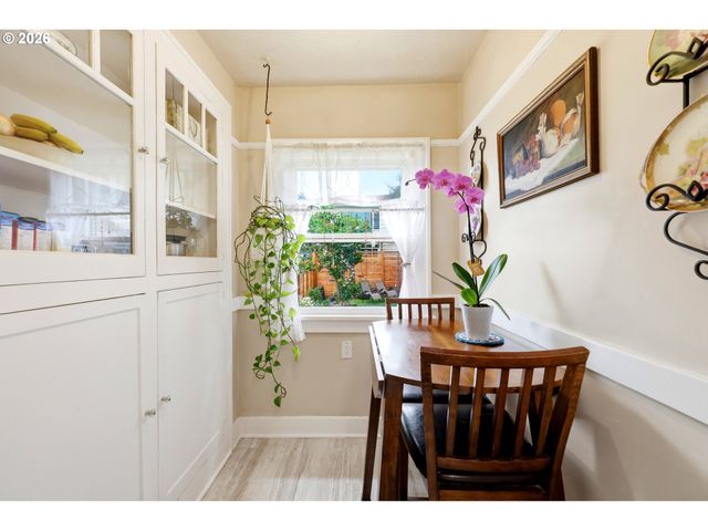 3242 Ne 43RD Ave, Portland, OR 97213