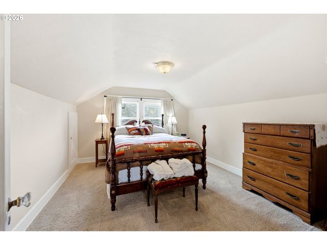 3242 Ne 43RD Ave, Portland, OR 97213