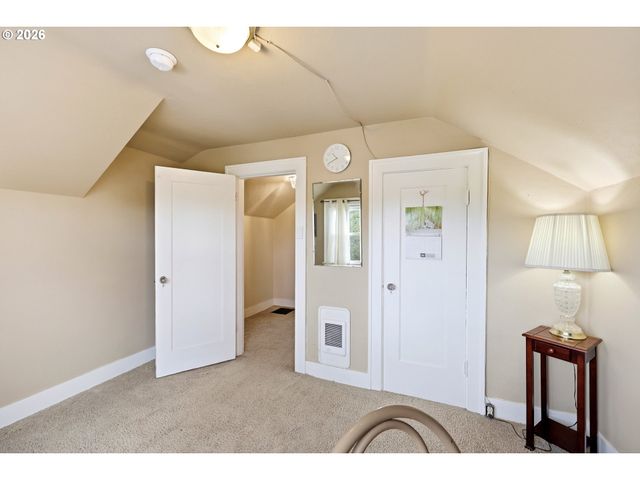 3242 Ne 43RD Ave, Portland, OR 97213