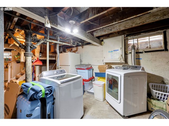 3242 Ne 43RD Ave, Portland, OR 97213