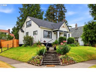 3242 Ne 43RD Ave, Portland, OR 97213