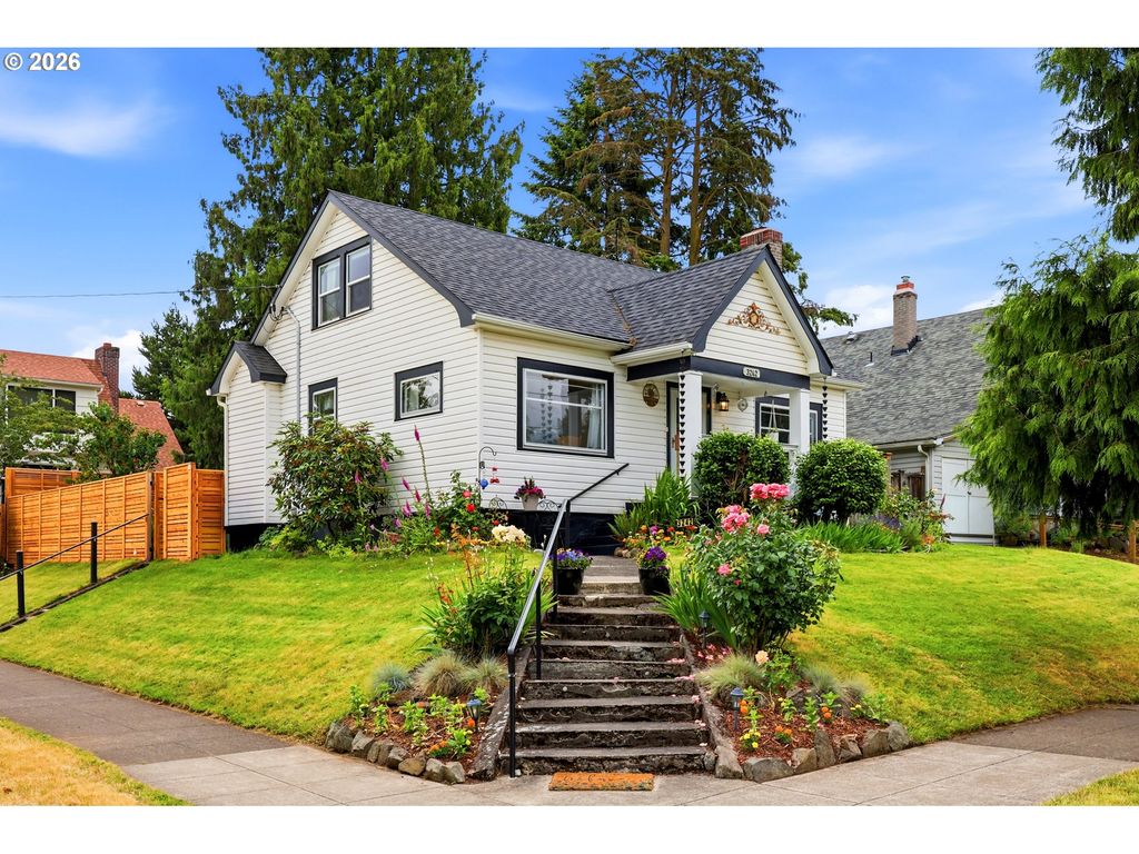 3242 Ne 43RD Ave, Portland, OR 97213