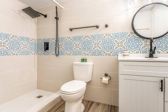 1214 N PINE HILLS ROAD, Orlando, FL 32808