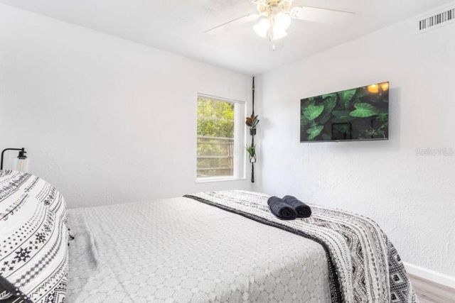 1214 N PINE HILLS ROAD, Orlando, FL 32808