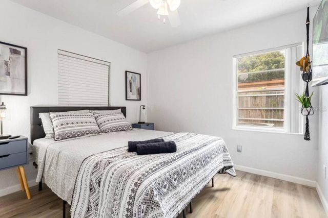 1214 N PINE HILLS ROAD, Orlando, FL 32808