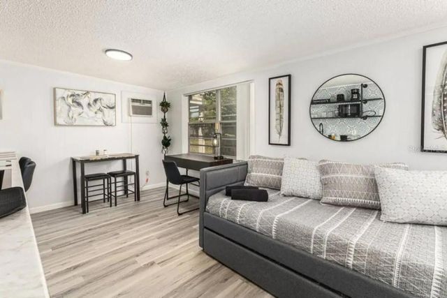 1214 N PINE HILLS ROAD, Orlando, FL 32808